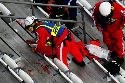 Galeria Zilei: Accident teribil in NASCAR! Cel putin 28 de fani au fost raniti - masinile, distruse! Momentul incredibil care a urmat FOTO si VIDEO_12