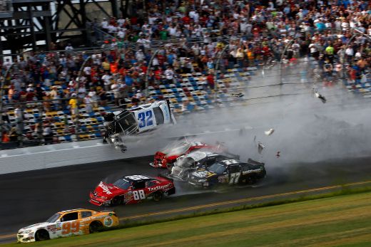 Galeria Zilei: Accident teribil in NASCAR! Cel putin 28 de fani au fost raniti - masinile, distruse! Momentul incredibil care a urmat FOTO si VIDEO_14