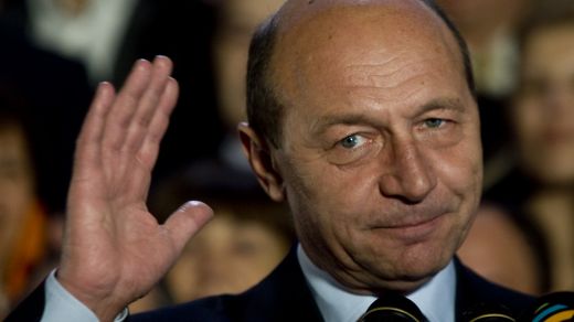 
	VIDEO: Basescu a avut dreptate! Iarna e ca vara, iar&nbsp;VW are dovada.&nbsp;Descoperirea a fost facuta&nbsp;in mijlocul Oceanului.
