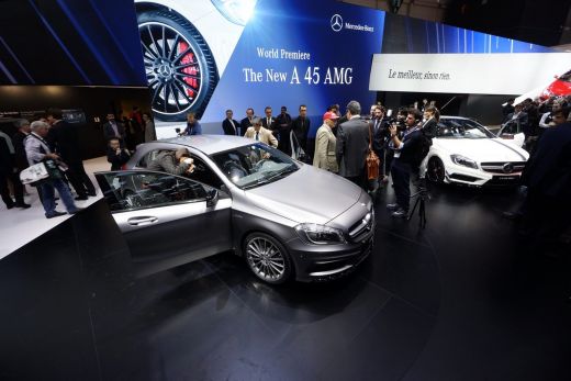 VIDEO Cel mai JUCAUS Mercedes din istorie! S-a lansat A 45 AMG la Geneva! Uita de Porsche, VW sau Ford GT!_17