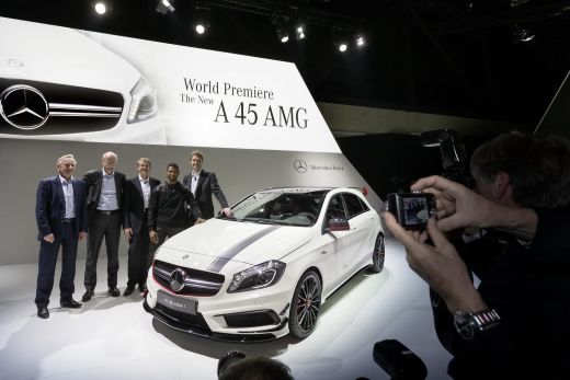 VIDEO Cel mai JUCAUS Mercedes din istorie! S-a lansat A 45 AMG la Geneva! Uita de Porsche, VW sau Ford GT!_21