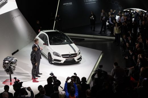 VIDEO Cel mai JUCAUS Mercedes din istorie! S-a lansat A 45 AMG la Geneva! Uita de Porsche, VW sau Ford GT!_22