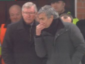
	Momentul in care Mourinho a SCHIMBAT soarta meciului cu United! S-a dus spre Ferguson si i-a soptit ceva la ureche! Apoi au urmat 2 goluri pentru Real! VIDEO