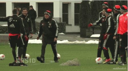 
	VIDEO GENIAL! Ribery si-a luat la PALME un coleg in timpul antrenamentului! Reactia antrenorului e DEMENTIALA vezi ce i-a facut
