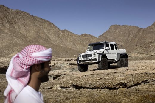 MONSTRUL 6x6 lansat de Mercedes: Seicii miliardari il vor adora! Nemtii le arata arabilor cum se imblanzeste desertul!_4