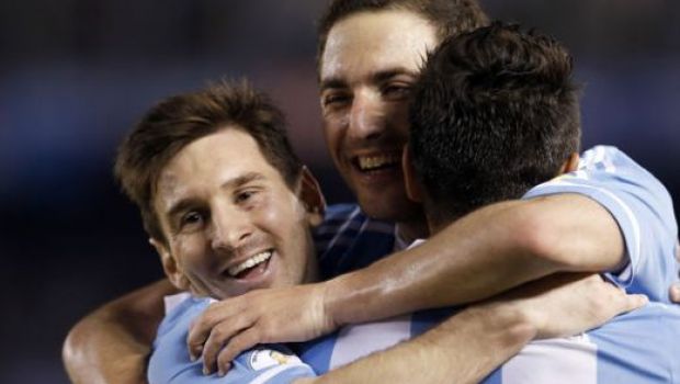 
	Real si Barca duc Argentina la CM! Messi si Higuian au facut SHOW impreuna in preliminarii! Argentina 3-0 Venezuela, VIDEO:
