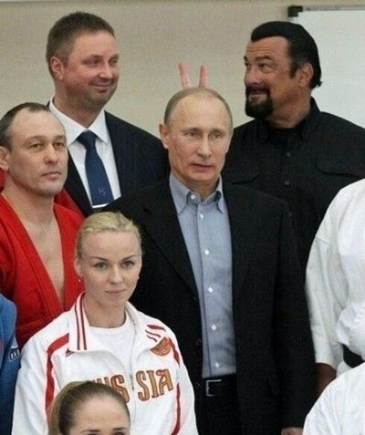 FOTO Steven Seagal chiar nu se teme de nimic! Gestul INCREDIBIL la adresa lui Vladimir Putin! Nimeni n-ar avea curaj sa faca asa ceva:_1