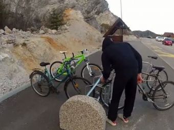 VIDEO GENIAL! Cum sa furi o bicicleta in 10 secunde! Nu te asteptai la o metoda atat de simpla! :)) 