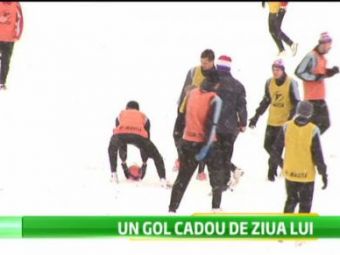 
	VIDEO Steaua joaca la Galati in MOCIRLA! Jucatorii nu se pot antrena! Ce au sarbatorit jucatorii in cantonament!
