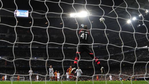 Real se gandeste la semifinale, Malaga a rezistat in fata Borussiei: Real 3-0 Galatasaray, Malaga 0-0 Dortmund! Ronaldo, gol dupa un lob superb! VIDEO_8