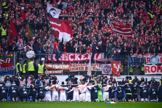 Moment ISTORIC! Toata lumea aplauda in picioare o performanta ULUITOARE! Schweinsteiger a facut-o campioana pe Bayern cu un gol FABULOS! VIDEO:_9