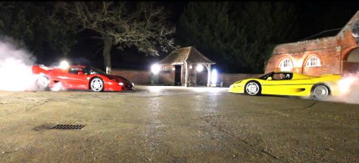 
	VIDEO: Care pe care? Experiment dement cu doi bolizi Ferrari de 1.000 de cai si 1.000.000 $!
