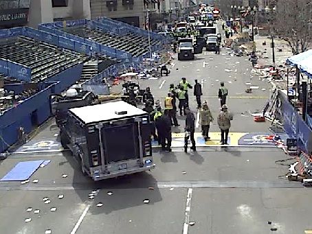 ATAC TERORIST la Maratonul din Boston! UPDATE: ALERTA la New York! Mii de politisti au fost scosi pe strazi! Panica MAXIMA in intreaga America:_1
