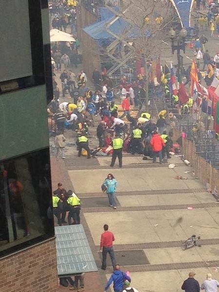 ATAC TERORIST la Maratonul din Boston! UPDATE: ALERTA la New York! Mii de politisti au fost scosi pe strazi! Panica MAXIMA in intreaga America:_2