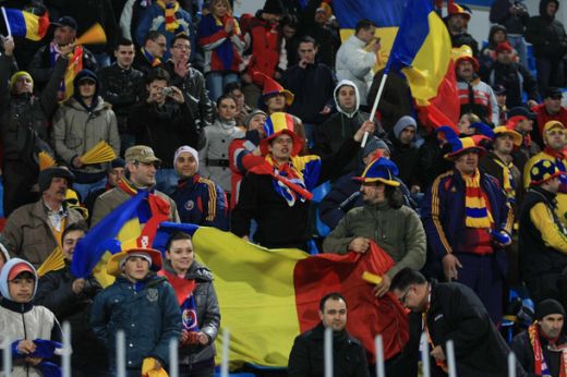 Romania - Ungaria, cu portile inchise? Ancheta FIFA dupa un banner al fanilor romani! Reactia lui Mircea Sandu_2