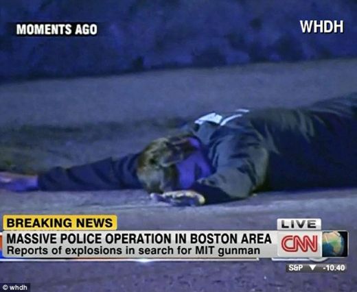 Al doilea terorist din Boston a fost PRINS! Trei noi suspecti au fost arestati! Explozie de bucurie la Boston, oamenii au iesit pe strazi! Imagini UNICE cu actiunile politiei! VIDEO_12