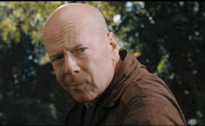 FOTO Nu l-ai mai vazut pe Bruce Willis asa! Durul de la Hollywood s-a transformat intr-un biet mielusel! Ce i-a provocat SPAIMA:_12