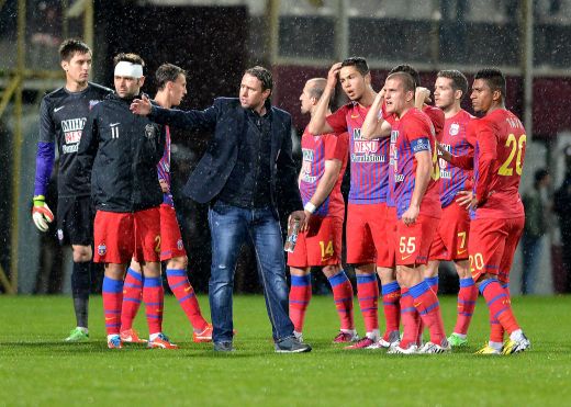 GAZ PE FOC! Primele puncte pierdute de Steaua pe teren propriu: Steaua 2-2 Petrolul! Doua 11m, autogol Chiriches, 40.000 de fani!_2
