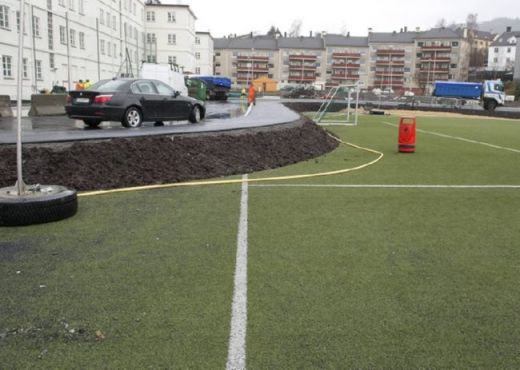 FOTO: O echipa din Norvegia a primit o LOVITURA cand s-a intors din pregatiri: Stadionul le-a fost ASFALTAT!_1