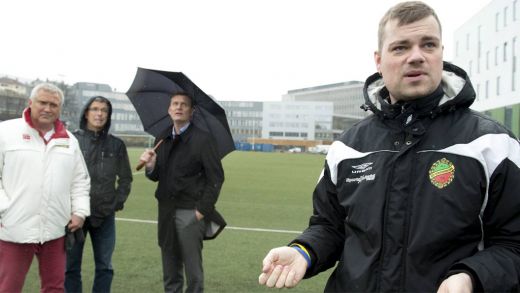 FOTO: O echipa din Norvegia a primit o LOVITURA cand s-a intors din pregatiri: Stadionul le-a fost ASFALTAT!_3