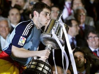 
	Gestul INIMAGINABIL care il face pe Casillas sa plece FARA REGRETE de la Real! Fanii si-au batut joc de el in cel mai josnic mod! FOTO:
