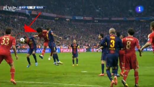 "A bagat mainile ca Valdes!" Nemtii au innebunit la fazele astea! Arbitrul n-a vazut NIMIC la doua faze de penalty pentru Bayern! A fost sau nu?_3
