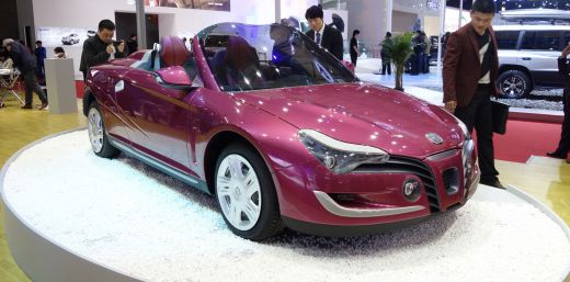 Chinezii copiaza in continuare fara RUSINE masinile europene! BMW, Mercedes si Toyota, cele mai "furate" de la Shanghai. FOTO:_2