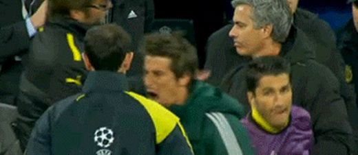 Moment GENIAL la finalul meciului! Cum a fost surprins Mourinho si gestul DEMENT al unui jucator de la Real in fata bancii_2