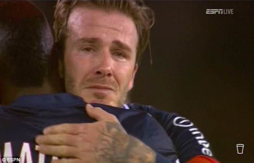 VIDEO A inceput sa planga si n-a mai vrut sa iasa de pe teren! ULTIMUL tango la Paris pentru Beckham! Lacrimile unui jucator UNIC!_13