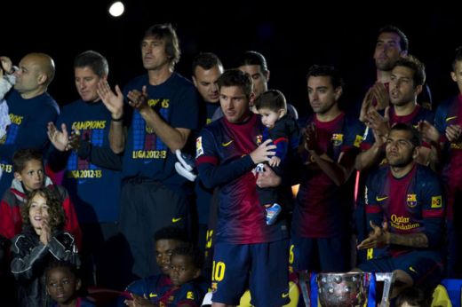 IMAGINEA ZILEI pe Nou Camp, la petrecerea campionilor de la Barcelona! Ipostaza in care a fost surprins Messi! FOTO_2