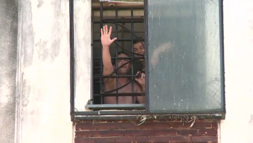 VIDEO Primire INCENDIARA a lui Gigi Becali la Penitenciarul Rahova! REACTIA detinutilor este fabuloasa! Vezi ce au inceput sa strige:_2