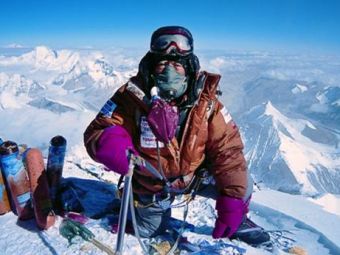 
	SENZATIONAL! Un japonez a devenit ASTAZI cel mai BATRAN om din lume care a urcat pe Everest! Cati ani are recordmenul care a uimit PLANETA:
