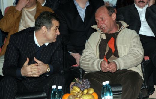 Fix o secunda s-a gandit Basescu la gratierea lui Becali :) GESTUL facut de presedintele Romaniei spune totul! VIDEO_1