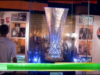 
	INCREDIBIL! Lucescu are pe casete TOATE meciurile jucate cu Sahtior! Cum arata muzeul plin de trofee! VIDEO
