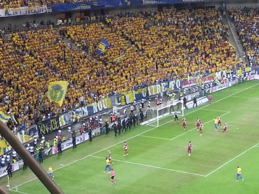 LIVE BLOG Cupa sus, Romania! Fanii Petrolului sarbatoresc toata noaptea: "A venit Cupa la Ploiesti!" Moment FABULOS cu Contra dupa meci:_55