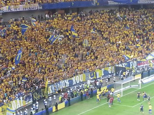 LIVE BLOG Cupa sus, Romania! Fanii Petrolului sarbatoresc toata noaptea: "A venit Cupa la Ploiesti!" Moment FABULOS cu Contra dupa meci:_58