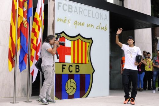 Neymar Day in Barcelona | Brazilianul a fost prezentat oficial! Nou Camp a fost plin, fanii au inventat deja un cantec! Declaratie NEBUNA a lui Neymar despre Messi:_9
