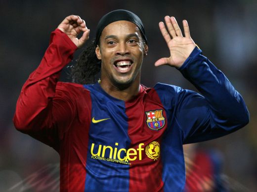TRANSFER MARKET | Se pregateste marea NEBUNIE pe piata transferurilor! Ronaldinho, la un pas de revenirea in Europa! Poate fi idol pentru cei mai FANATICI suporteri:_16