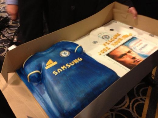 SURPRIZA enorma pentru Mourinho la prima conferinta de la Chelsea! Nu se astepta sa primeasca asa ceva: FOTO_1