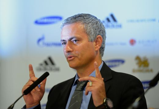 SURPRIZA enorma pentru Mourinho la prima conferinta de la Chelsea! Nu se astepta sa primeasca asa ceva: FOTO_2