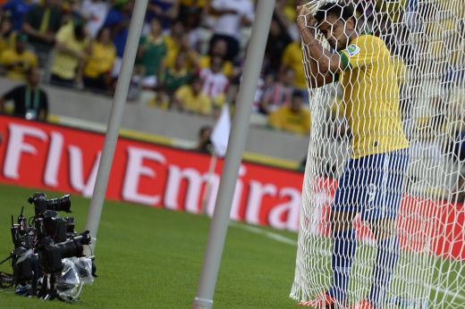 LIVE BLOG do Brasil | Furia Rosie a vazut rosu: FRED si Neymar au pus in genunchi campioana mondiala! Brazilia 3-0 Spania! VIDEO_26