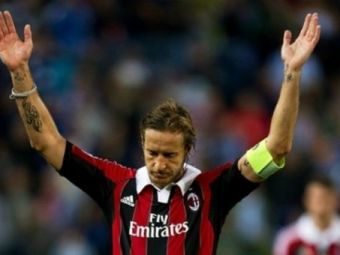 
	LACRIMI dupa 18 ani la AC Milan! &quot;Voiam sa stiu din timp, sa-mi iau &#39;la revedere&#39;, dar nu mi-au spus! Sunt dezamagit!&quot; Unde merge omul cu 12 trofee:
