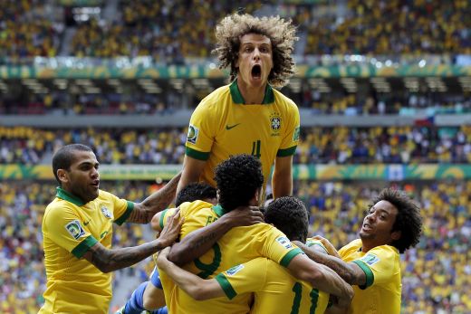 Gol GENIAL Neymar, Hulk, Oscar si Dani Alves au facut SHOW total la Cupa Confederatiilor: Brazilia 3-0 Japonia! Vezi toate fazele:_2