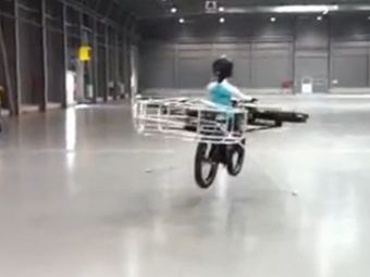 
	Inventia SF a trecut cu brio testele! Prima bicicleta zburatoare va aparea pe strazi in cativa ani! Cum arata: VIDEO
