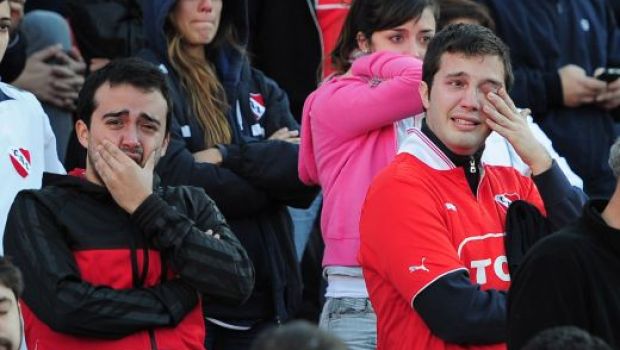 
	DRAMA pentru un club imens din fotbal! Cea mai de succes echipa din istoria Copei Libertadores a retrogradat pentru prima data! Imagini emotionante de la meciul tragic: VIDEO
