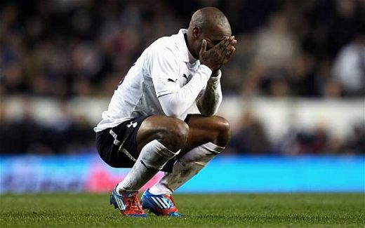 
	TRAGEDIE in fotbal! Fabrice Muamba este cu ochii in lacrimi: un fotbalist A MURIT dupa un incident asemenator cu cel patit de el!
