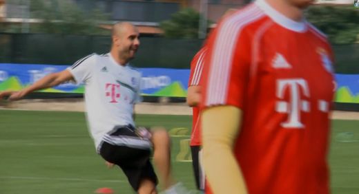 
	VIDEO! GESTUL pe care Guardiola nu l-a facut niciodata la Barca! Ce star de la Bayern a primit un sut in FUND de la Pep :) 

