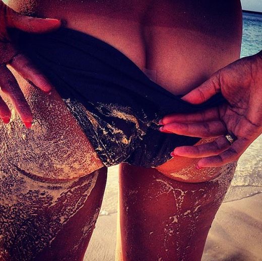 Vai de fundul ei! Heidi Klum s-a ars in soarele din Bahamas! Poza care face senzatie pe Facebook: Ouch! E cam mult pentru mine!_2