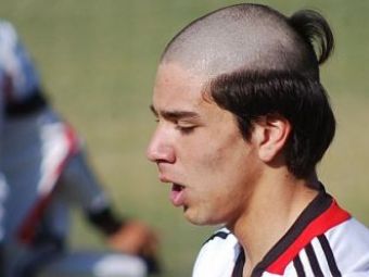 
	FABULOS! Diego Simeone vrea sa curete internetul dupa poza asta! Fiul sau s-a facut de RAS cu noua frizura! Cum a aparut la antrenament:
