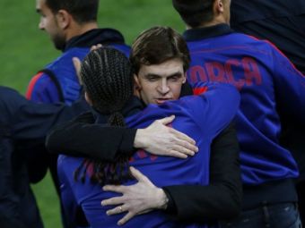 
	Lacrimi in vestiarul Barcei! Messi, Puyol si Xavi au primit o ULTIMA lectie de la Tito! Cuvintele EMOTIONANTE ale antrenorului:
